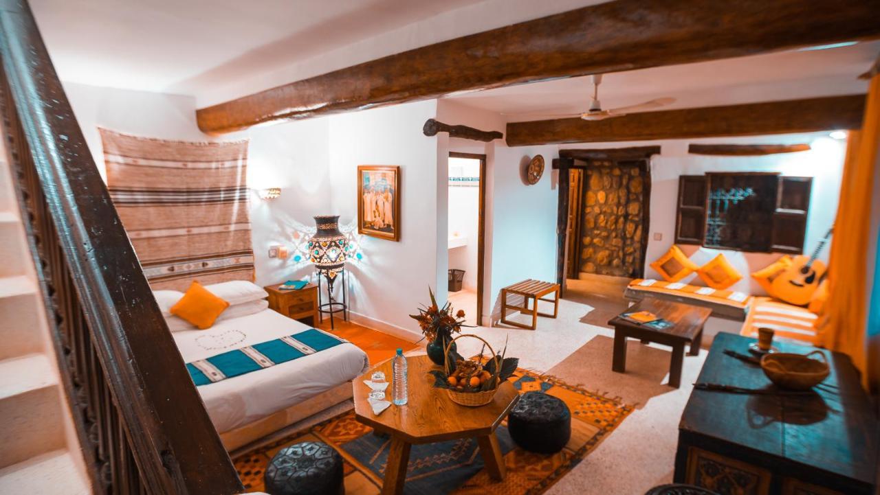 La Bergerie Auberge & Restaurant Уирган Экстерьер фото