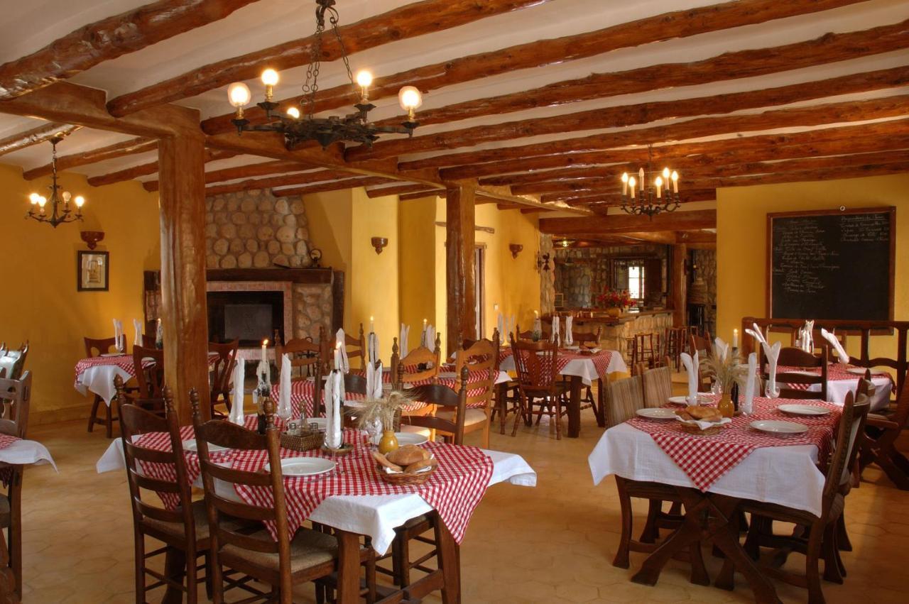 La Bergerie Auberge & Restaurant Уирган Экстерьер фото